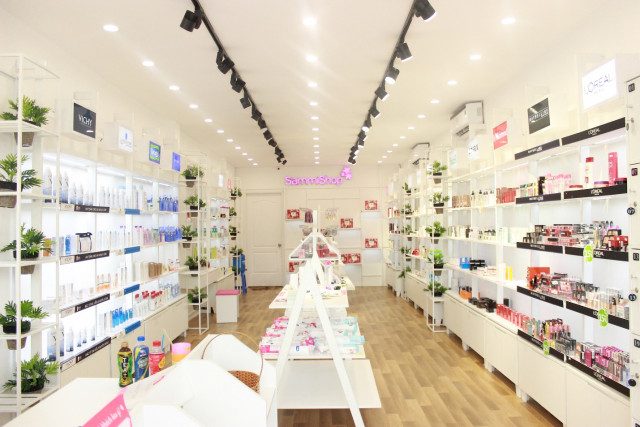 Thi công nội thất cửa hàng mỹ phẩm tại Hà Tĩnh