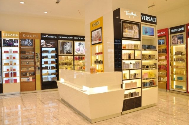 Thi công nội thất cửa hàng mỹ phẩm tại nghệ an