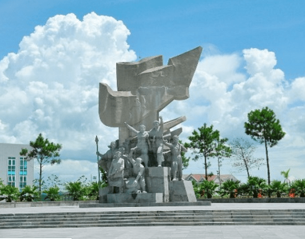 thiết kế thi công đắp tượng đài liệt sĩ anh hùng 3