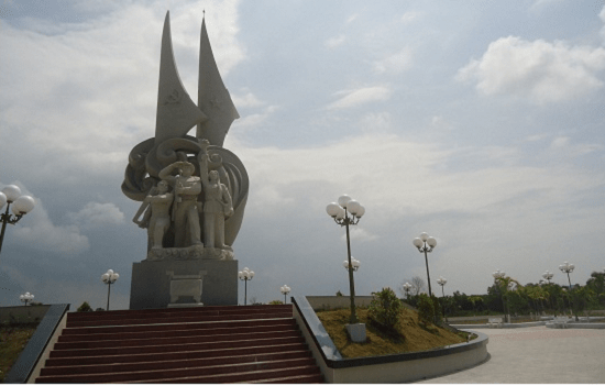 thiết kế thi công đắp tượng đài liệt sĩ anh hùng 4